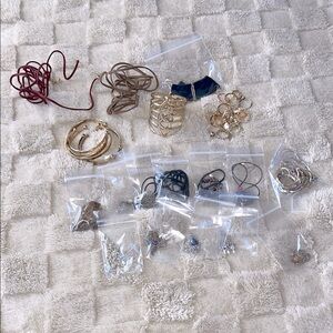 BIG BUNDLE!!! ASSORTMENT OF JEWELRY !!!